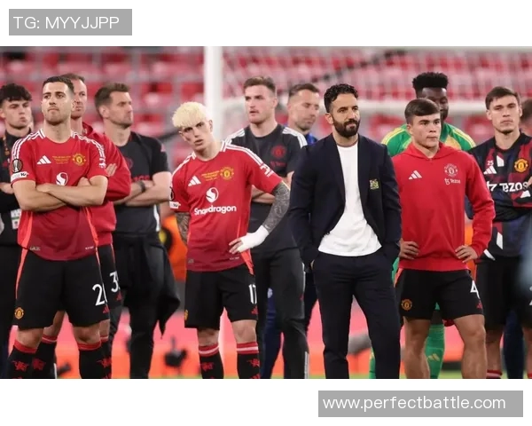 曼联逆转巴萨精彩绝伦足总杯赛后点评引发热议