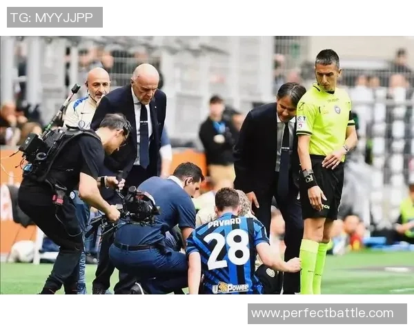 中超精彩对决国米与利物浦战成平局帽子戏法引发争议判罚热议 中超精彩对决国米与利物浦战成平局帽子戏法引发争议判罚热议