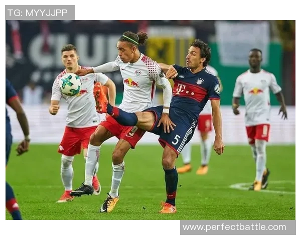 英超激战:拜仁与莱比锡战成平局神扑瞬间点燃全场激情 英超激战:拜仁与莱比锡战成平局神扑瞬间点燃全场激情