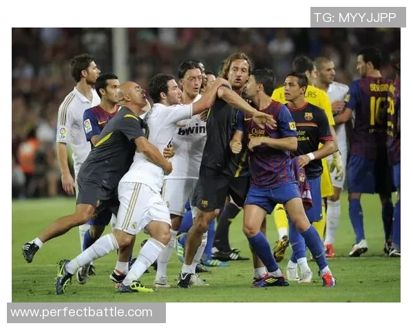 西甲精彩对决波尔图与皇马战成平局赛后分析引发热议 西甲精彩对决波尔图与皇马战成平局赛后分析引发热议