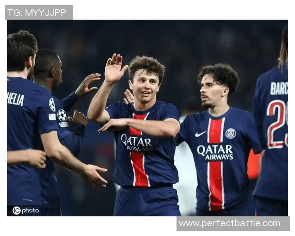 英超焦点战曼城与巴黎圣日耳曼战平乌龙球瞬间引发全场热议