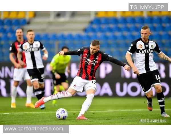 英超激战AC米兰与巴黎圣日耳曼战成平局逆转瞬间点燃全场激情 英超激战AC米兰与巴黎圣日耳曼战成平局逆转瞬间点燃全场激情