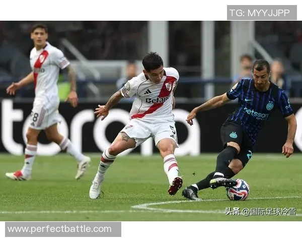 中超精彩对决曼联与国米战平绝杀时刻引发全场狂欢