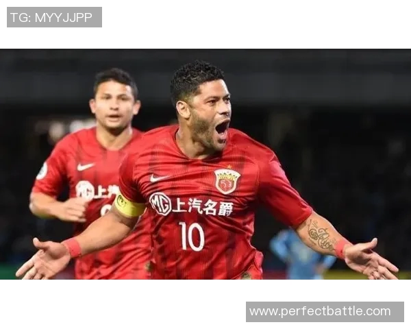 中超激战曼联与波尔图平局红牌争议引发全场热议与战术分析